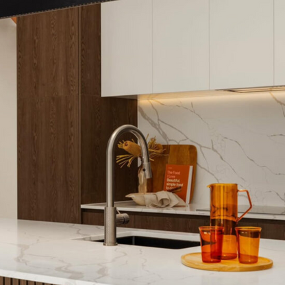 Keukenkraan Valencia – Uittrekbaar met sprayfunctie – Brushed bronze