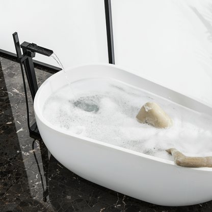 Vrijstaande Badkraan Lisandro – Watervaluitloop – Geborsteld nikkel - 87 × 22 × 15 cm